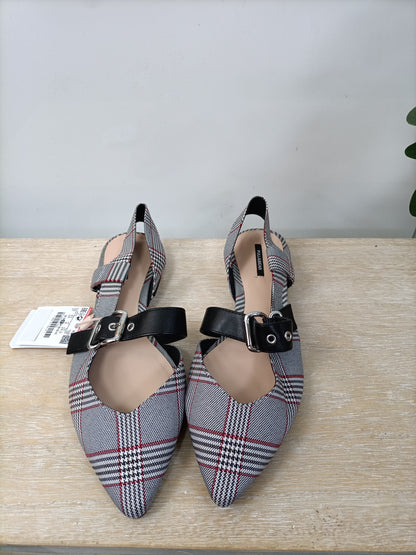 PULL&BEAR.Manoletinas T.37