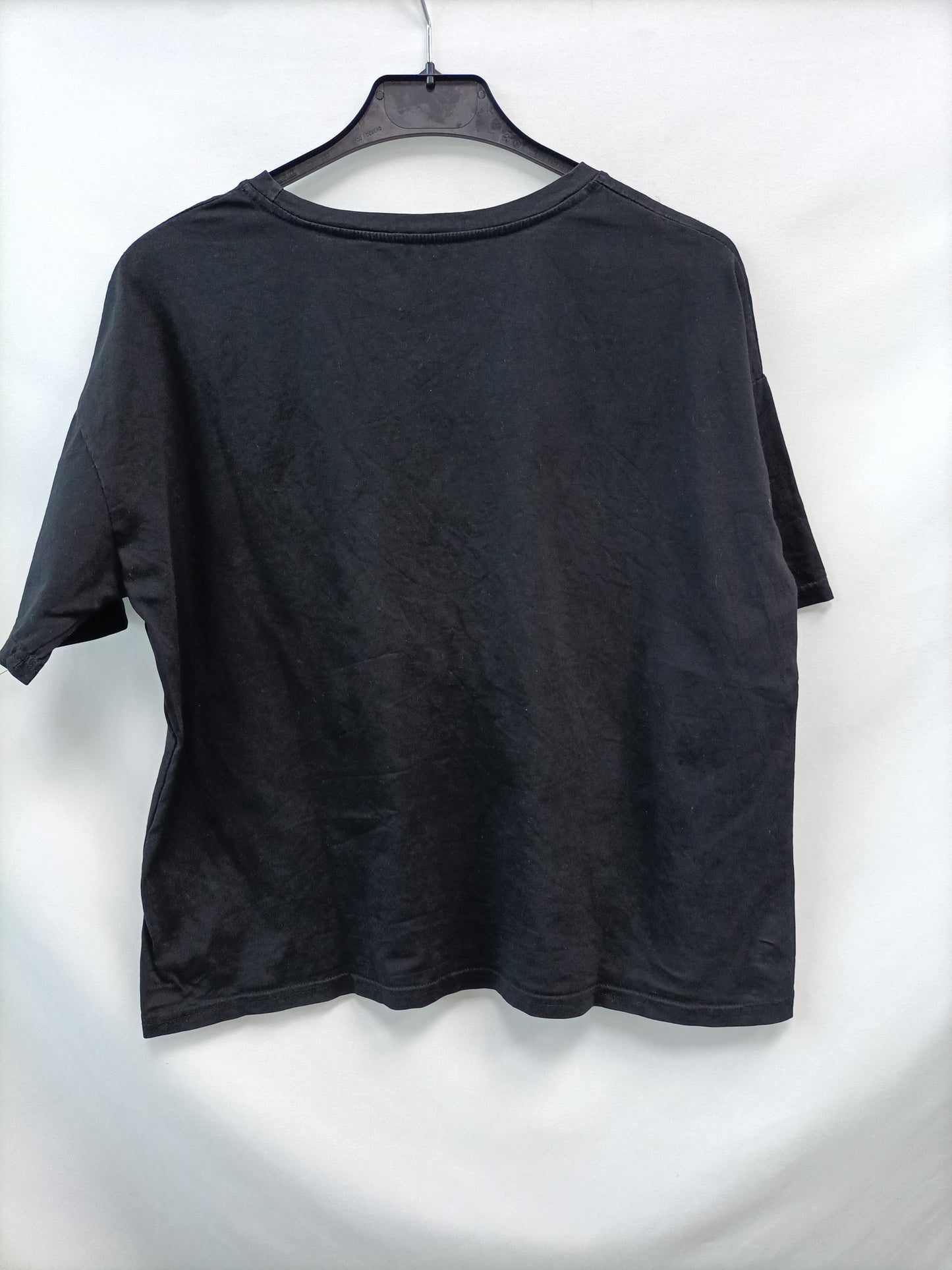 OTRAS. camiseta negra rayos T.u(s)