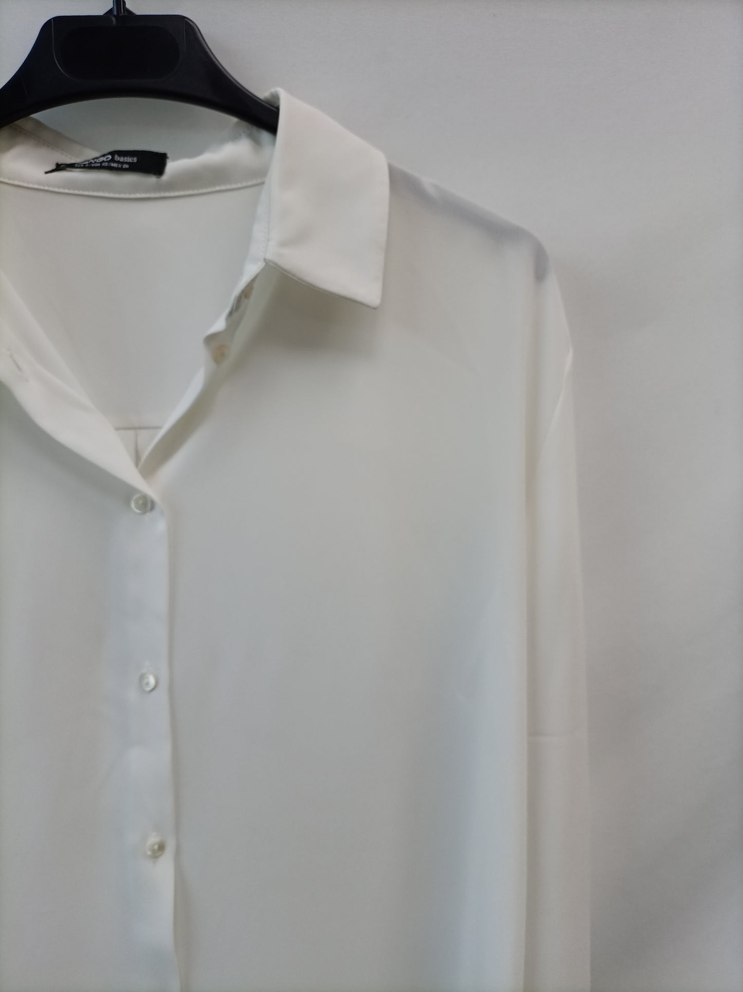MANGO. Blusa blanca fluida T.s