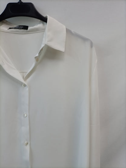 MANGO. Blusa blanca fluida T.s