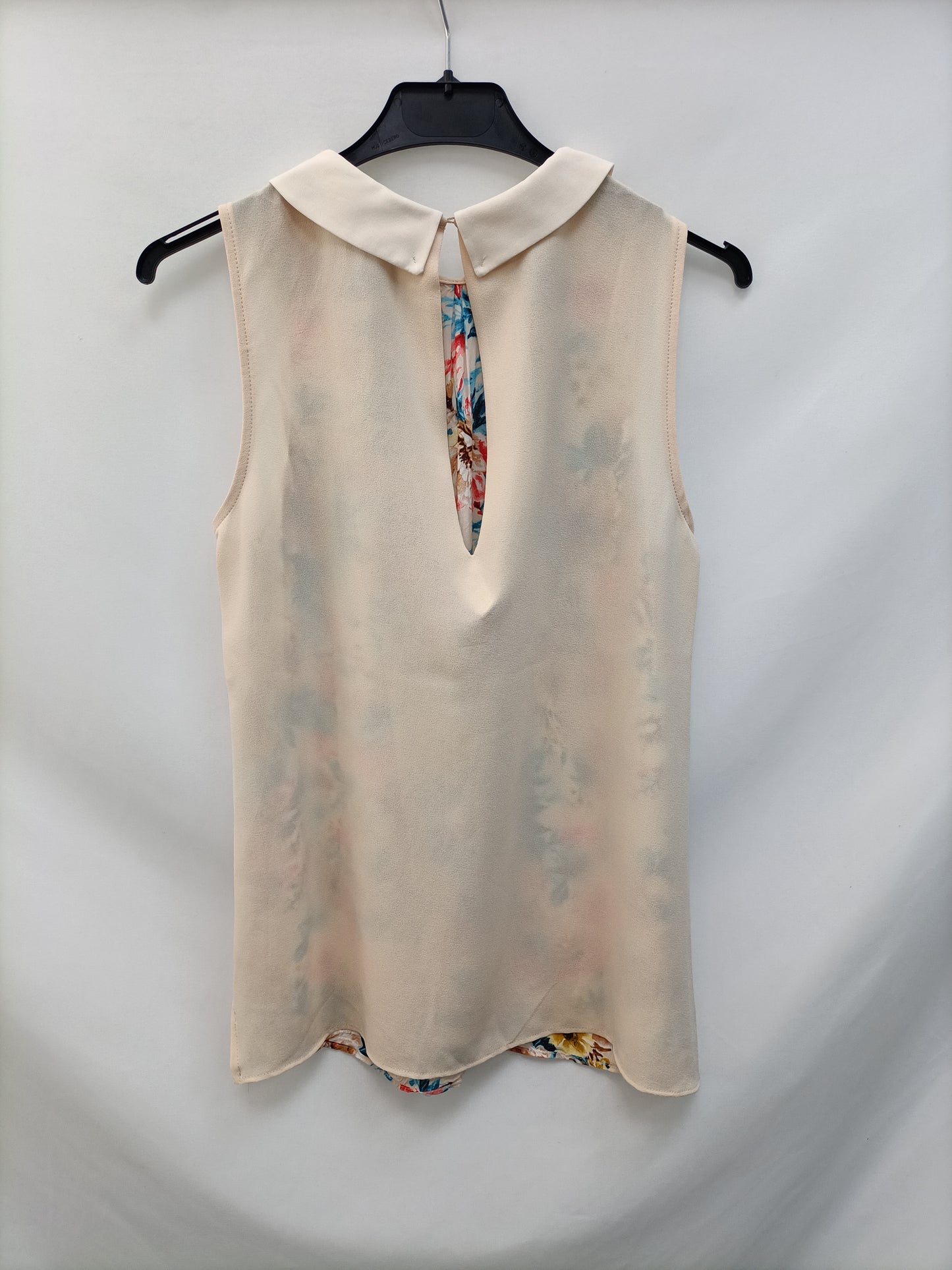 STRADIVARIUS. Top beige flores T.s