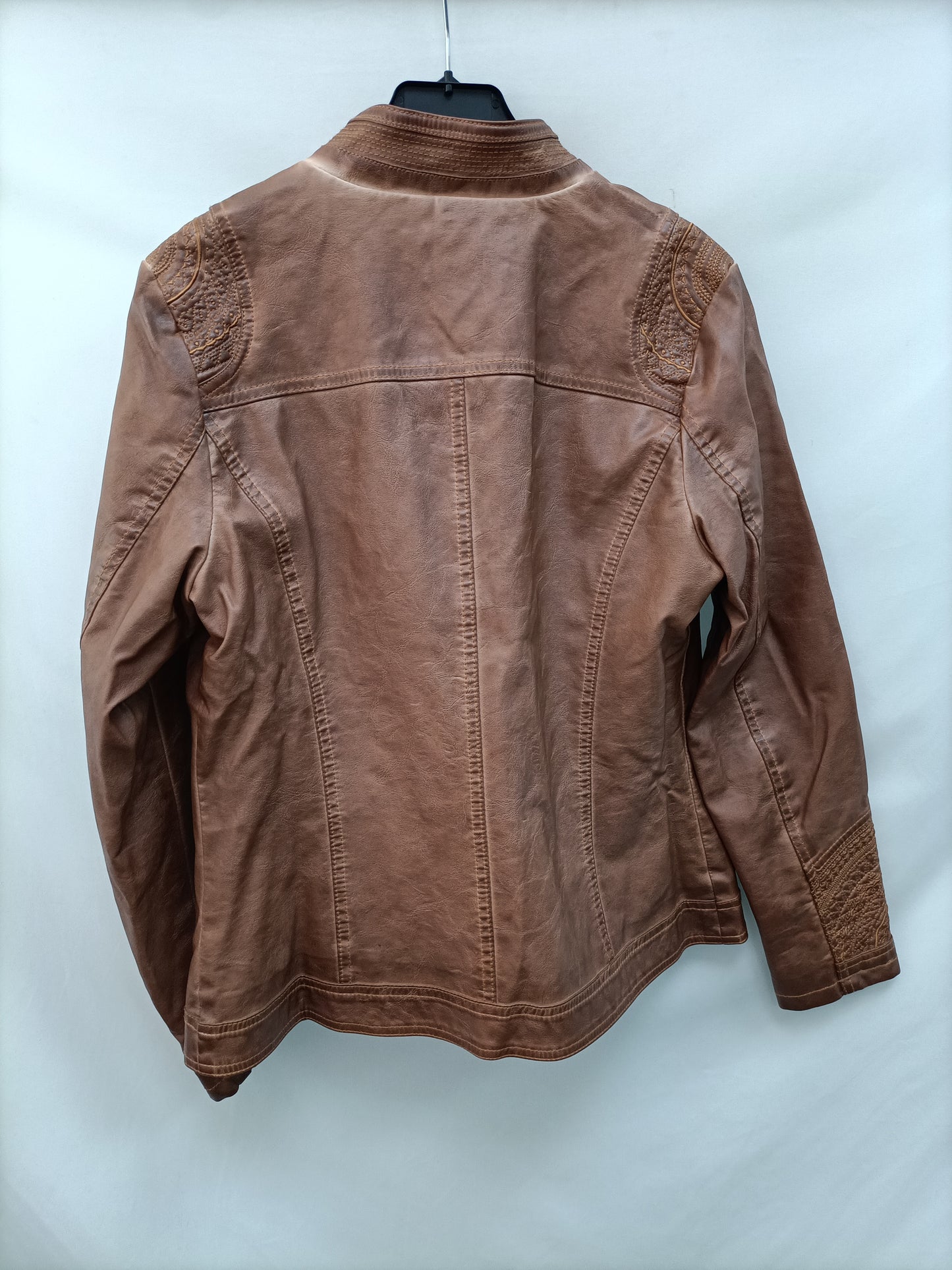 OTRAS. Cazadora efecto piel T.l