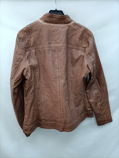 OTRAS. Cazadora efecto piel T.l