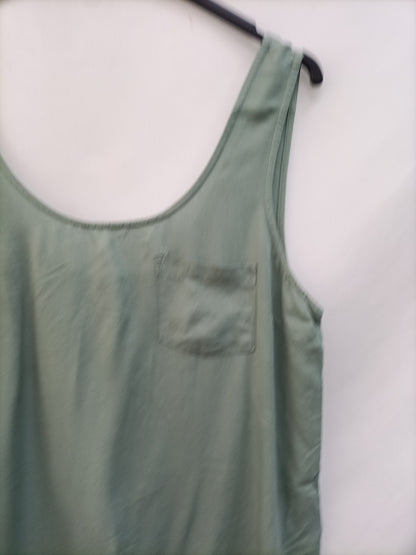 VERO MODA. Top verdes fluido T.s