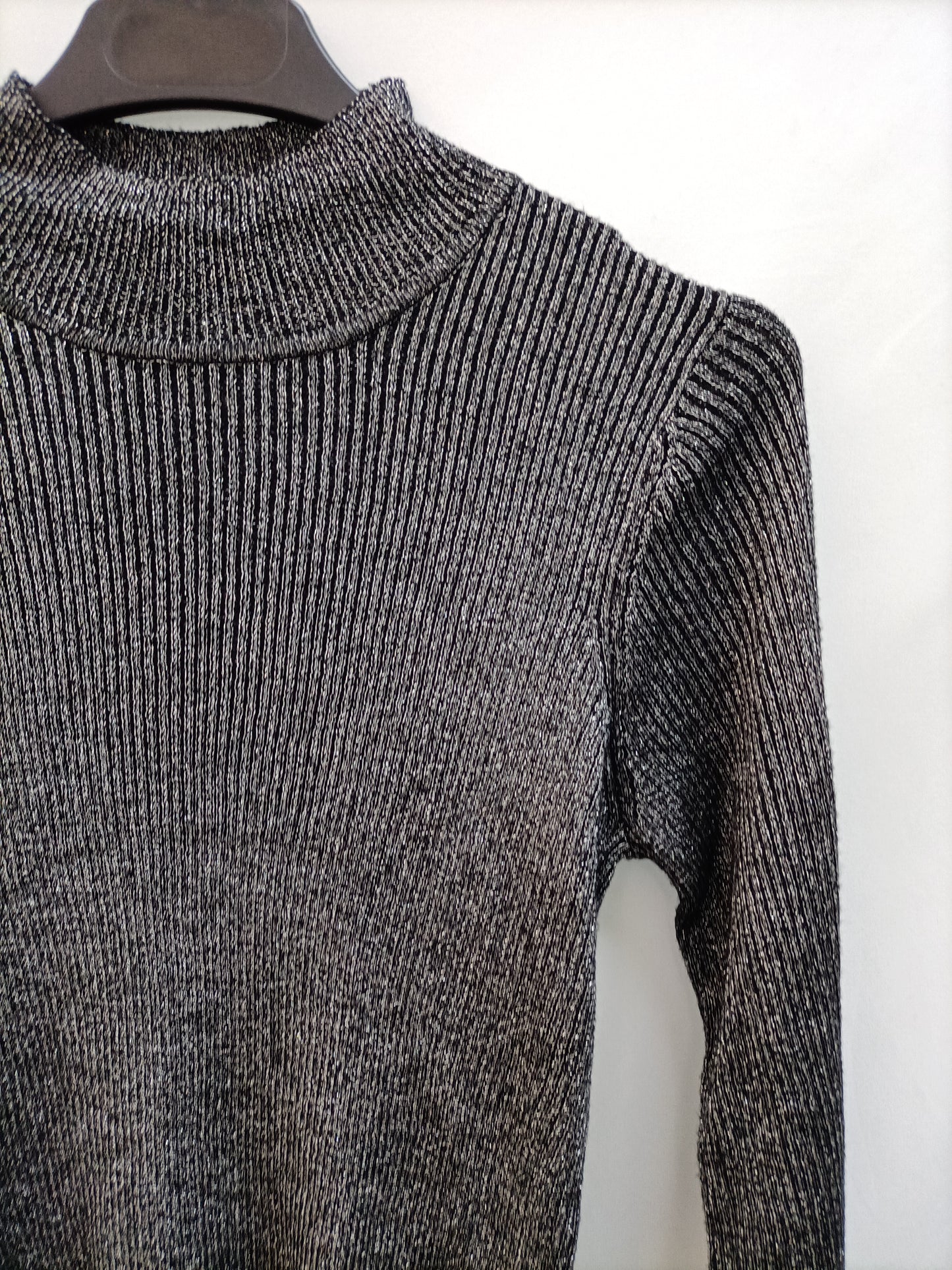 LEFTIES. Jersey negro hilos T.m