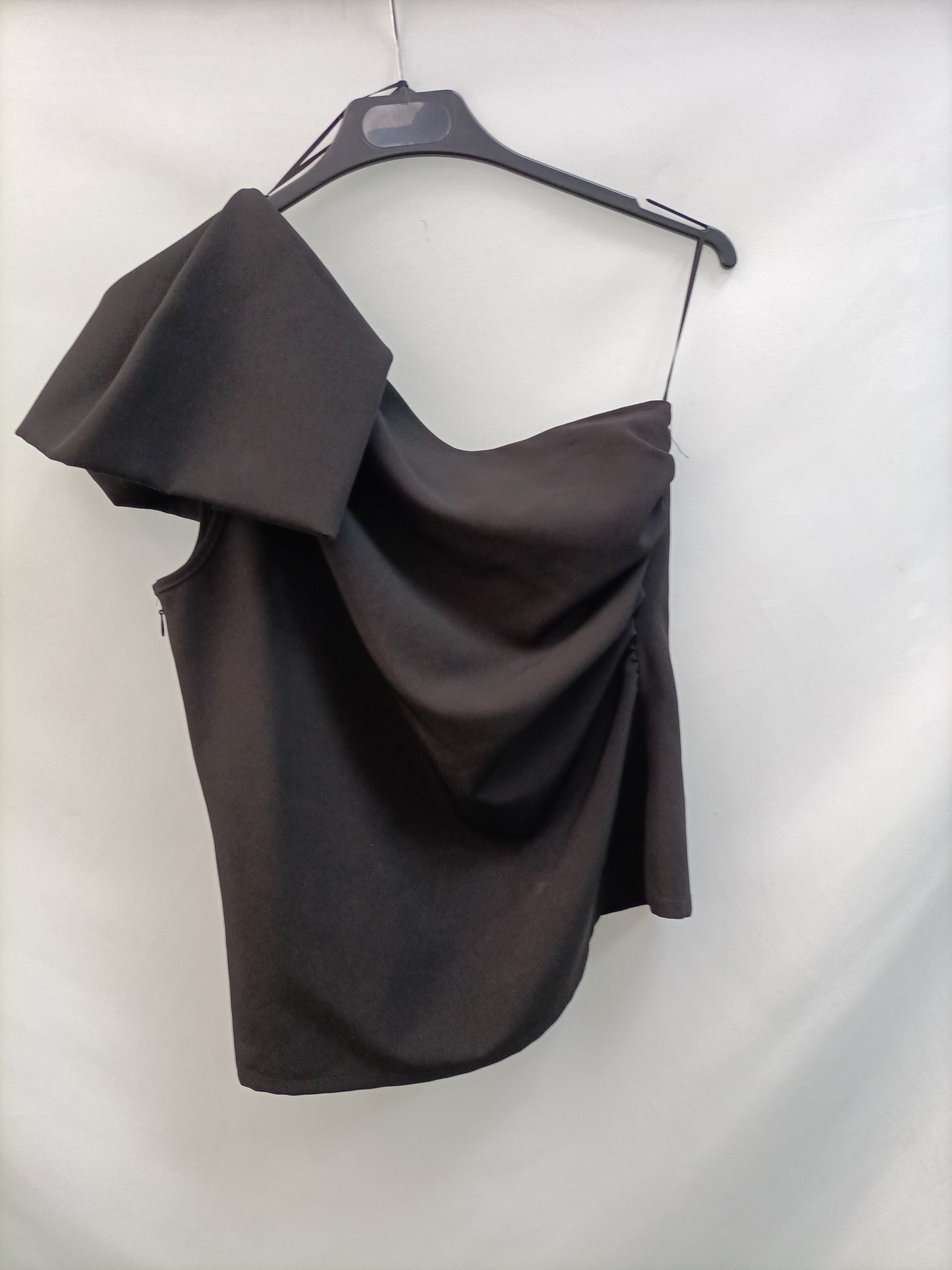 JIRO. Asymmetrical black top Ts