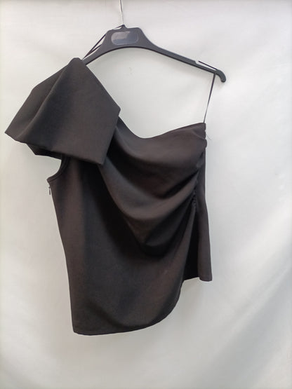 JIRO. Asymmetrical black top Ts