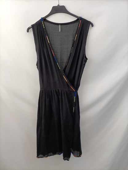 NAFNAF. Vestido negro cruzado abalorios T.38