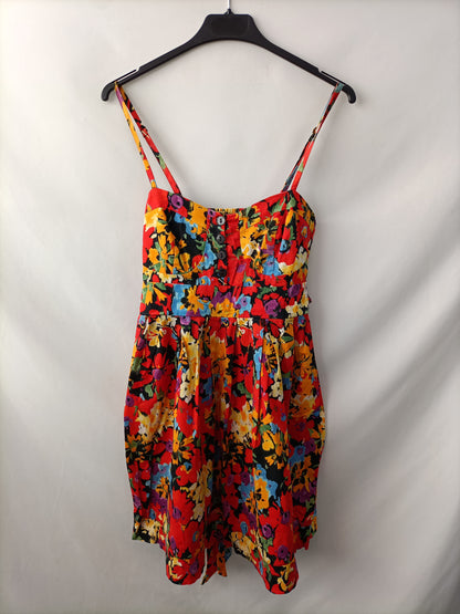 BLANCO. Vestido rojo flores T.xs