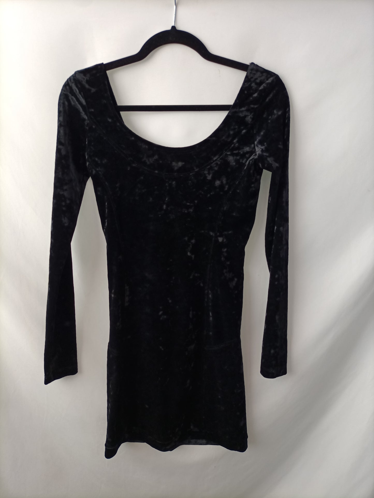 OTRAS. Vestido negro terciopelo Tu(s)