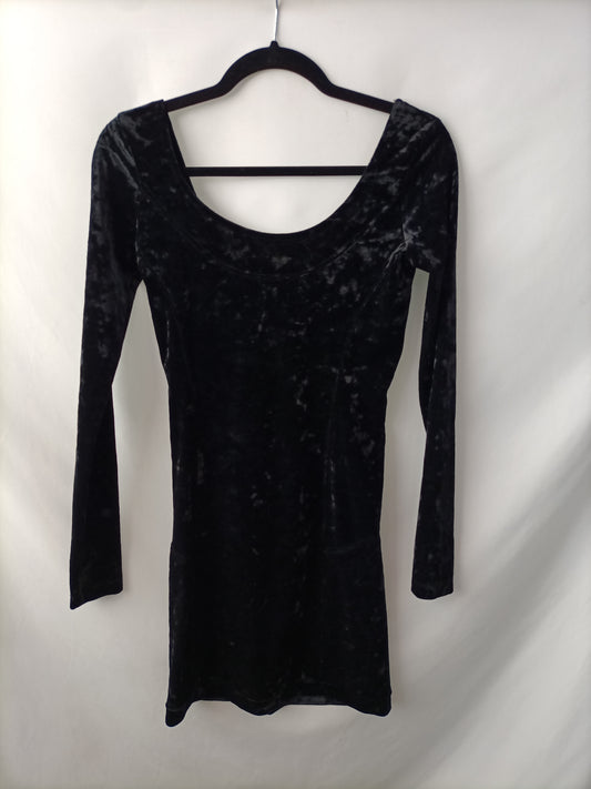 OTRAS. Vestido negro terciopelo Tu(s)