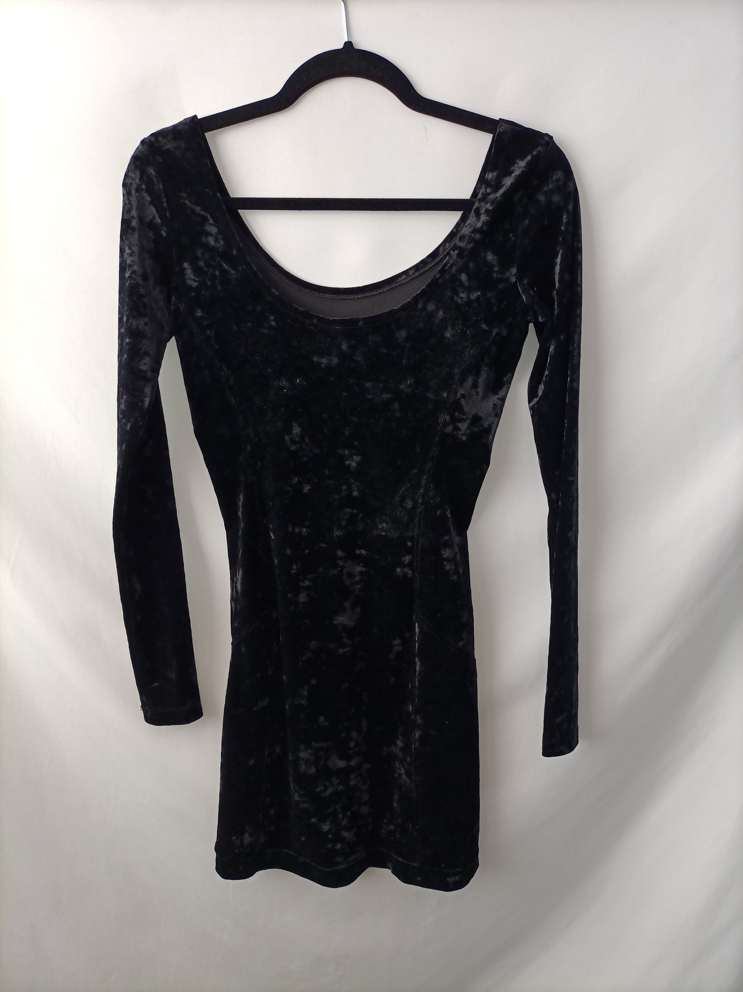 OTRAS. Vestido negro terciopelo Tu(s)