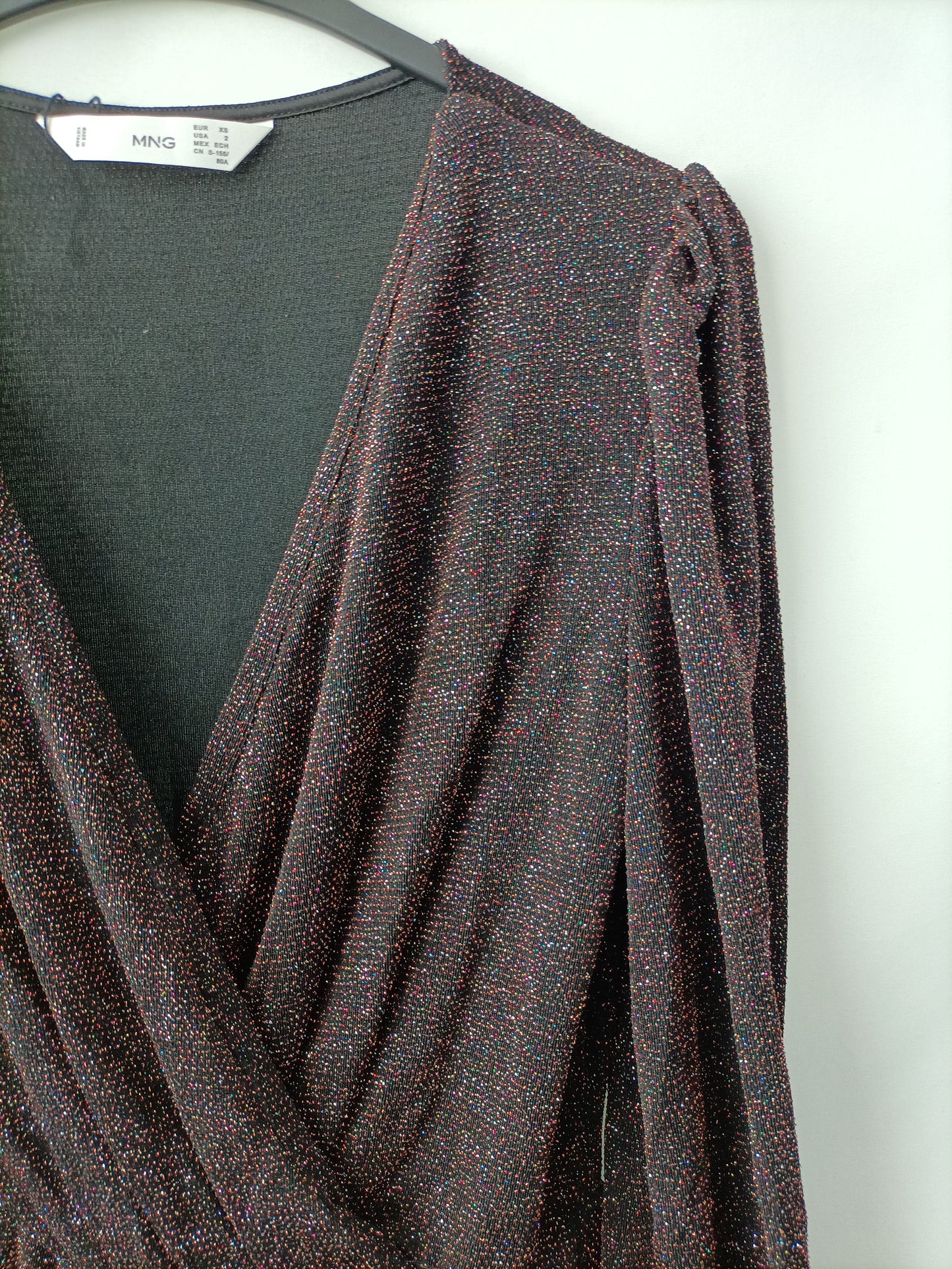 MarketMANGO. Vestido negro purpurina T.xs