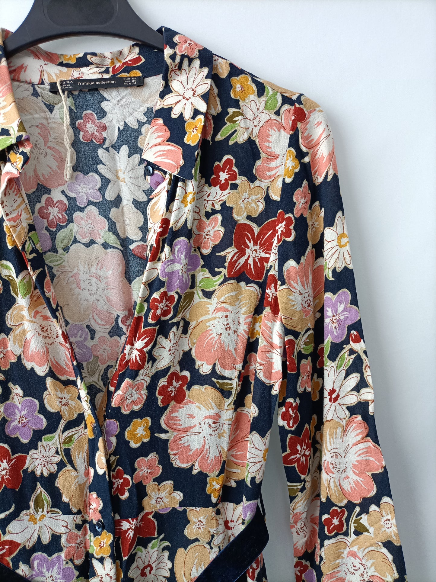 ZARA. Vestido azul flores T.xs