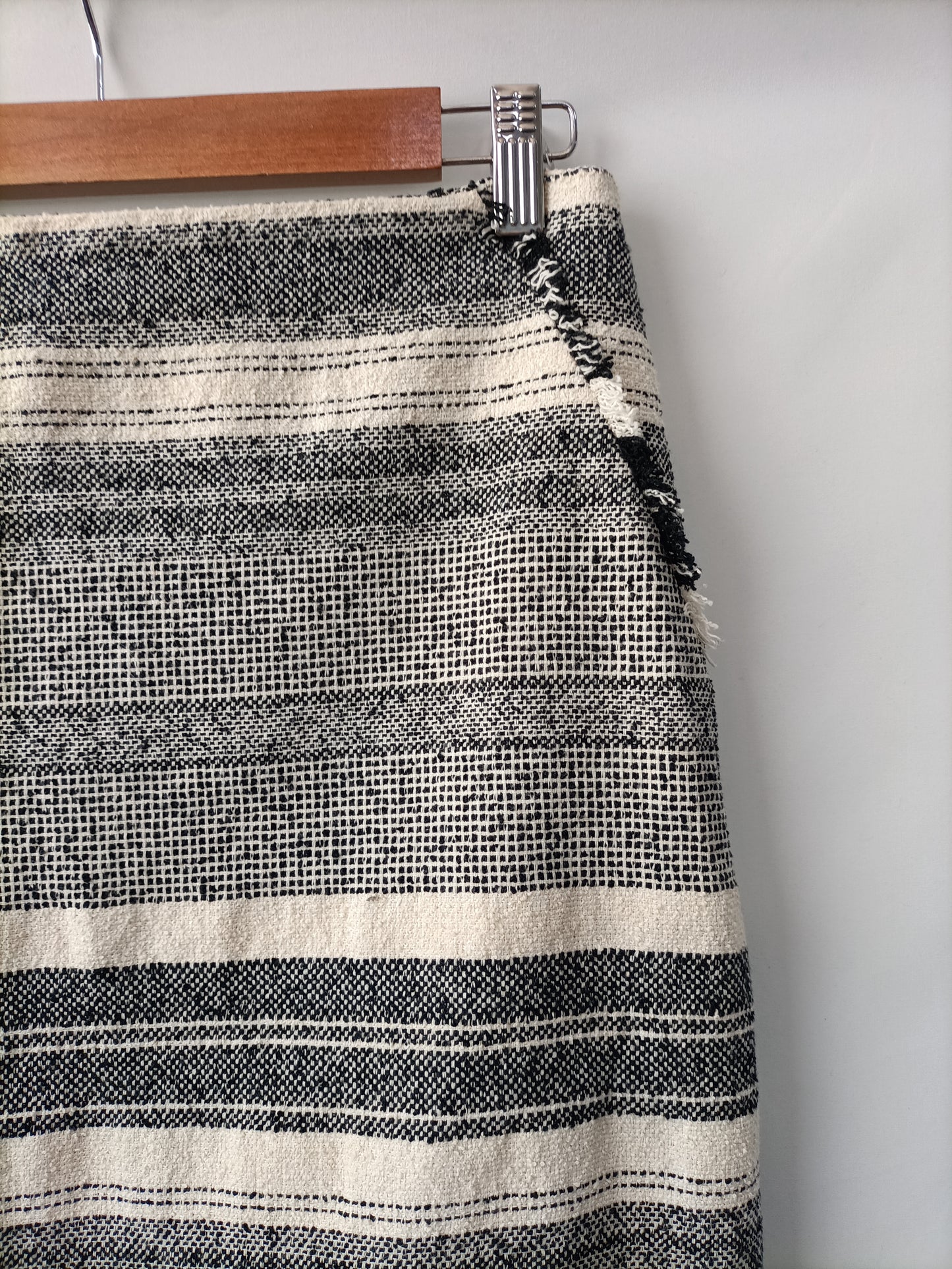 MANGO. Tweed skirt size 38