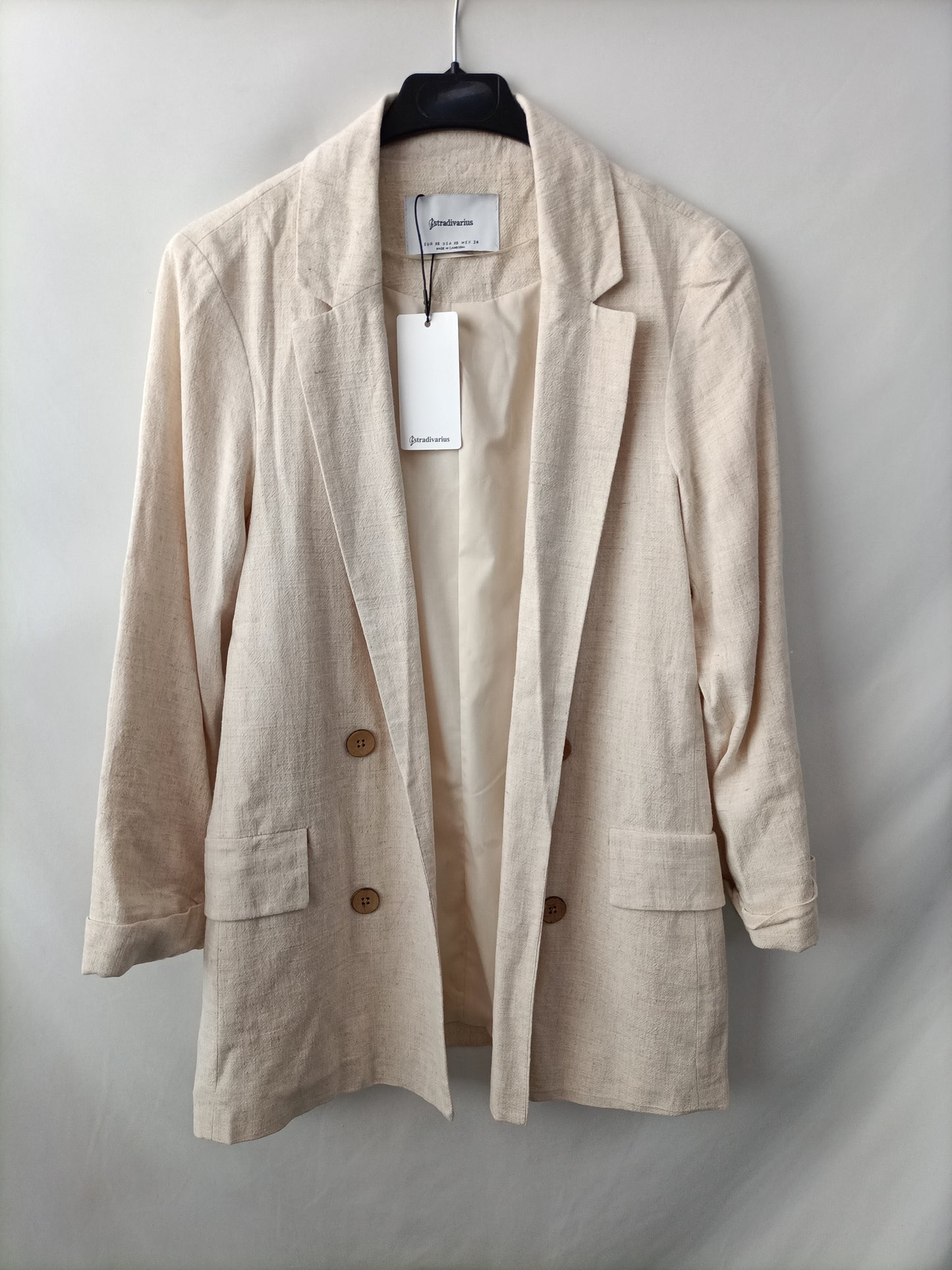 STRADIVARIUS. Blazer beige fluida T.xs
