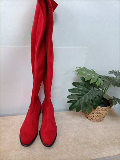 CUPLÉ. Botas antelina rojas T.37