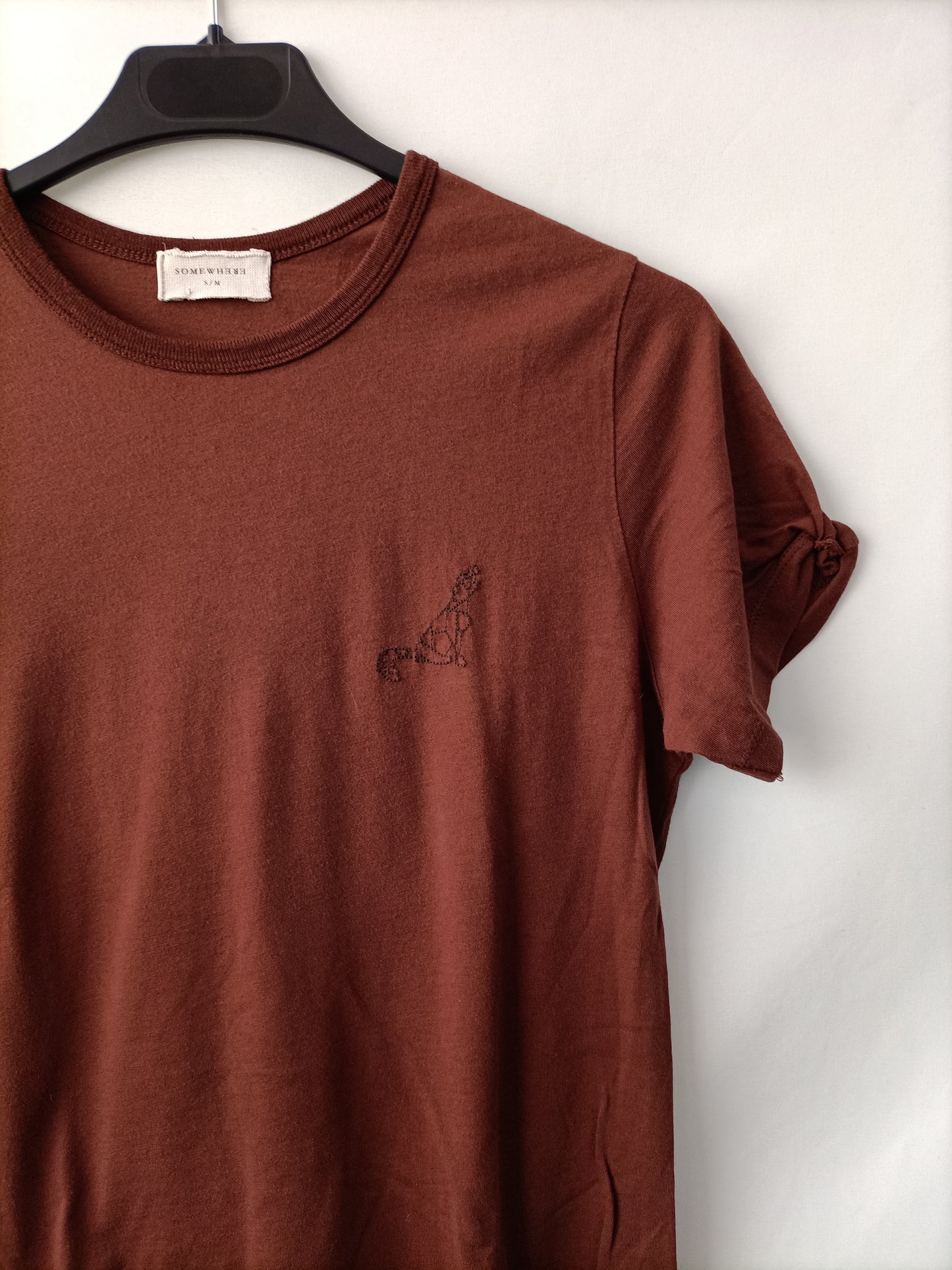SOME WHERE. Camiseta marrón T.s/m