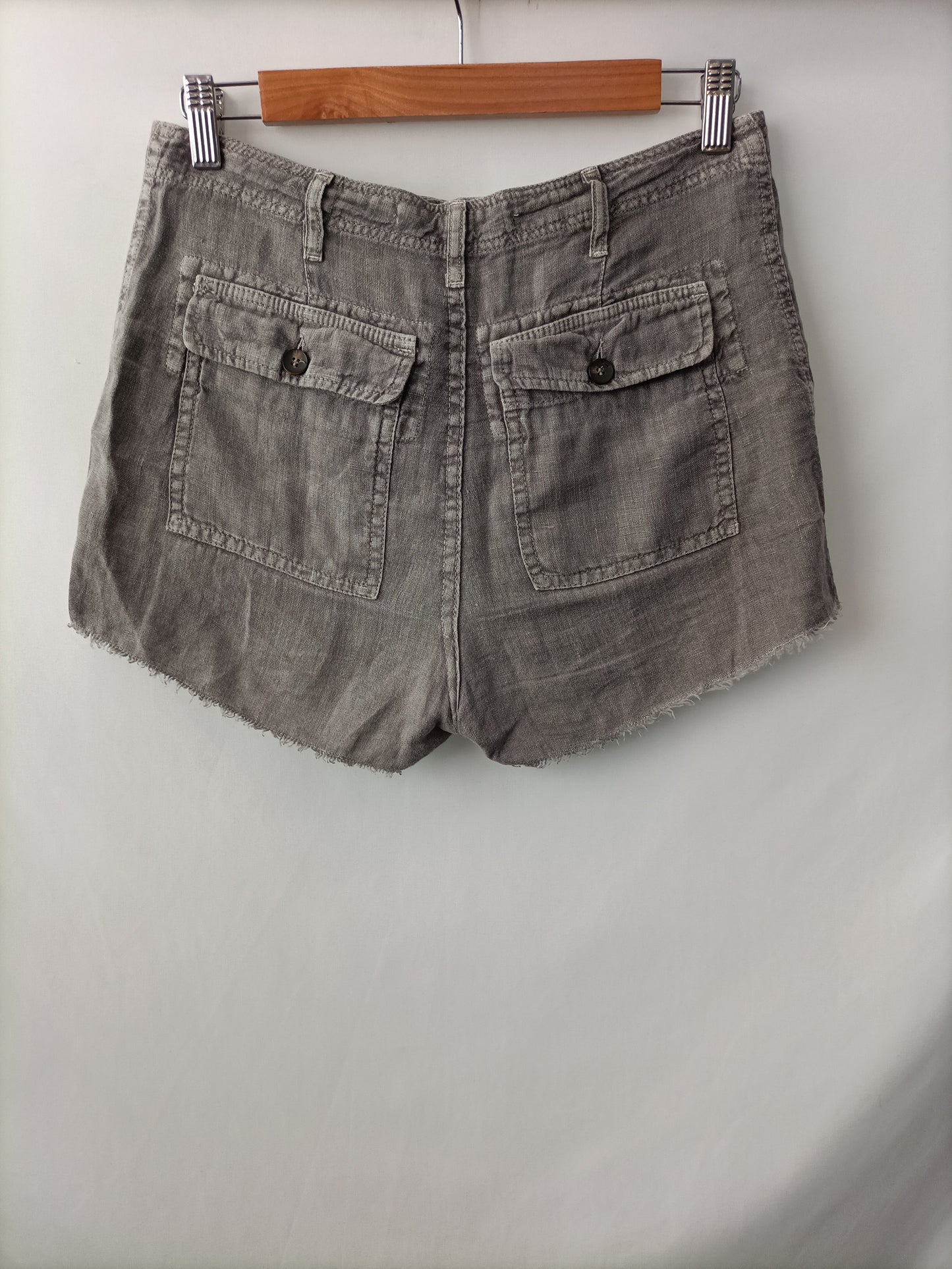MANGO. Shorts Fluido gris T. S