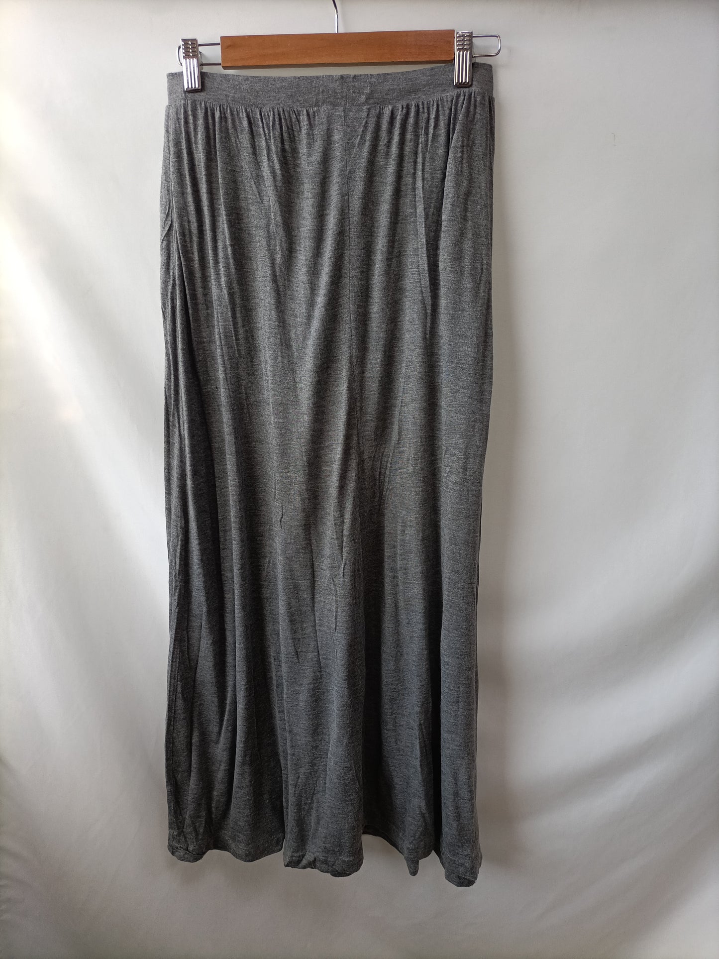 OTRAS. Falda midi gria Tu(34)