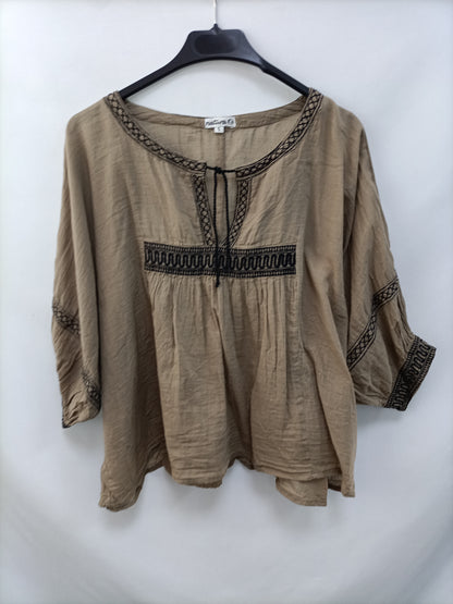 NATURA. Blusa verde bordada T.s