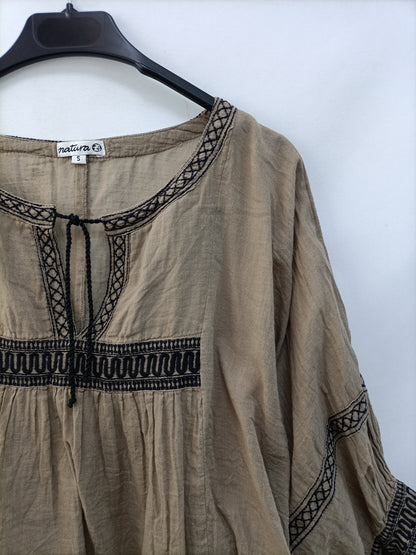 NATURA. Blusa verde bordada T.s