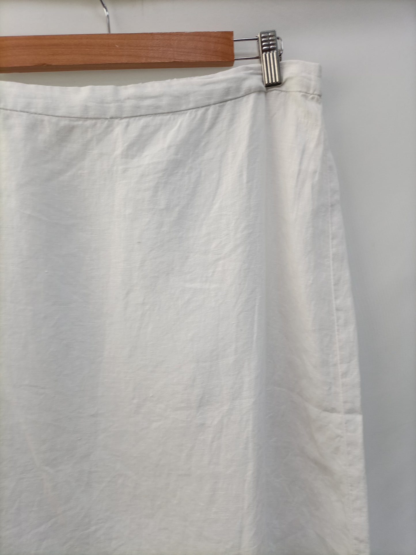 NATURA.Falda midi lino blanca T.L