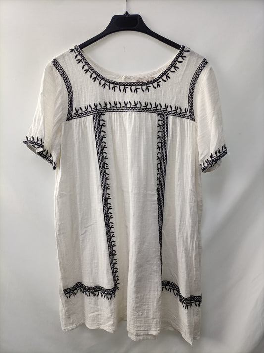 PATTERNS INDIA. Vestido blanco bordados T.s