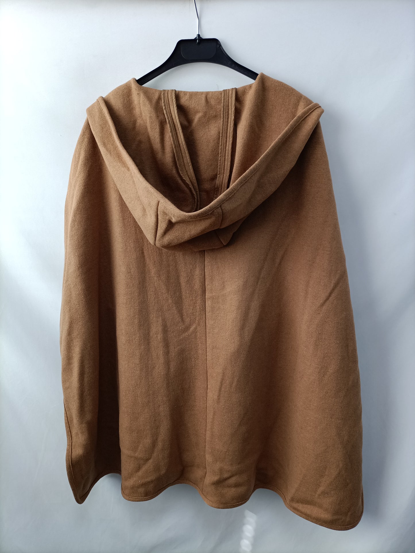 ESPRIT. Poncho Camel T.s