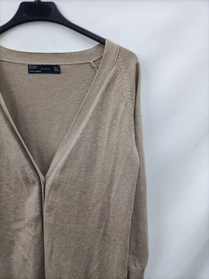 ZARA. Rebeca beige larga T.l
