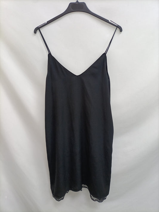 ZARA. Vestido begro lencero.T.s