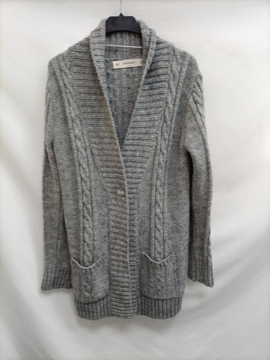 ZARA. Cárdigan gris T.m