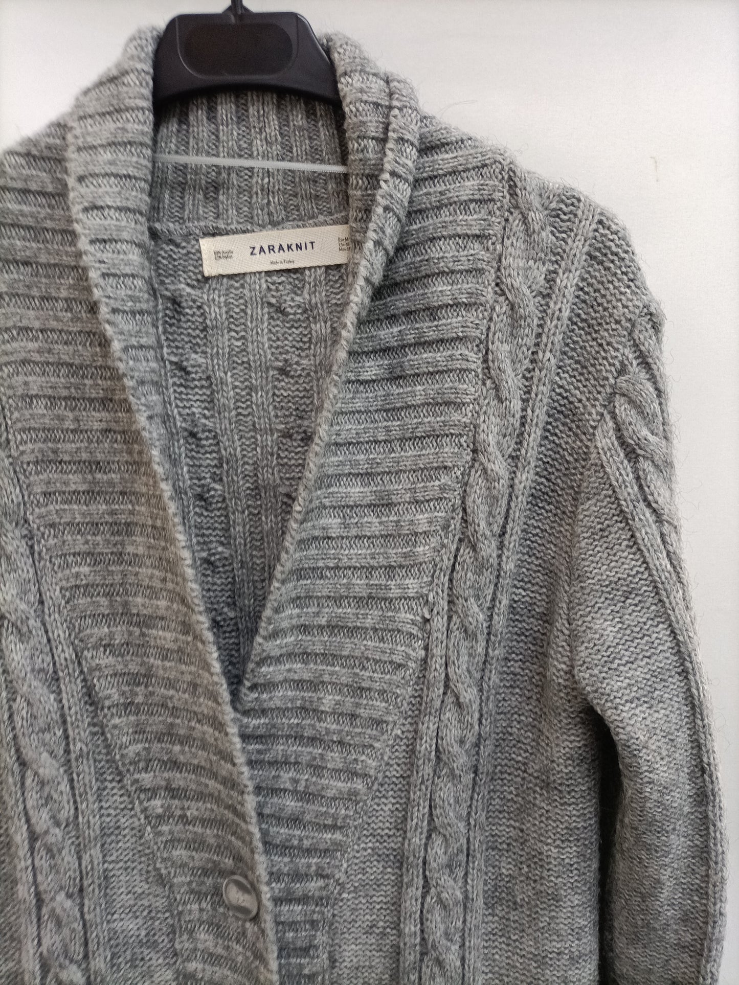 ZARA. Cárdigan gris T.m