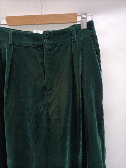 SCALPERS. Pantalón verde terciopelo T.m