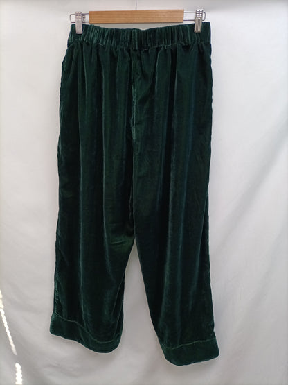 SCALPERS. Pantalón verde terciopelo T.m