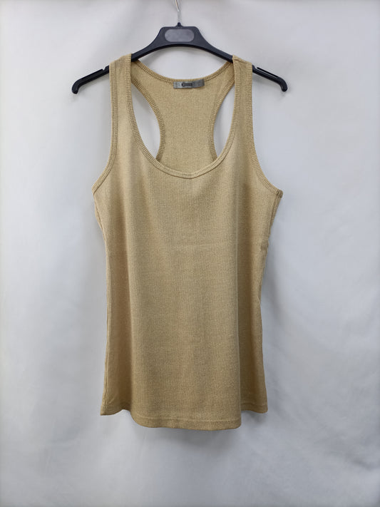 STRADIVARIUS. Camiseta dorada T.l