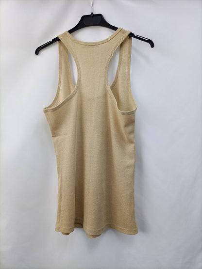 STRADIVARIUS. Camiseta dorada T.l