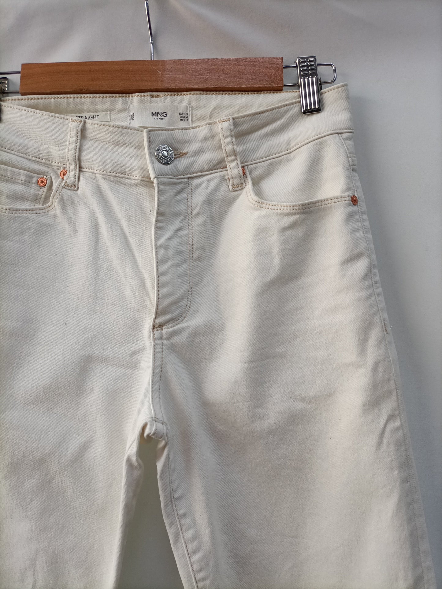 MANGO. Pantalón blanco roto T.36