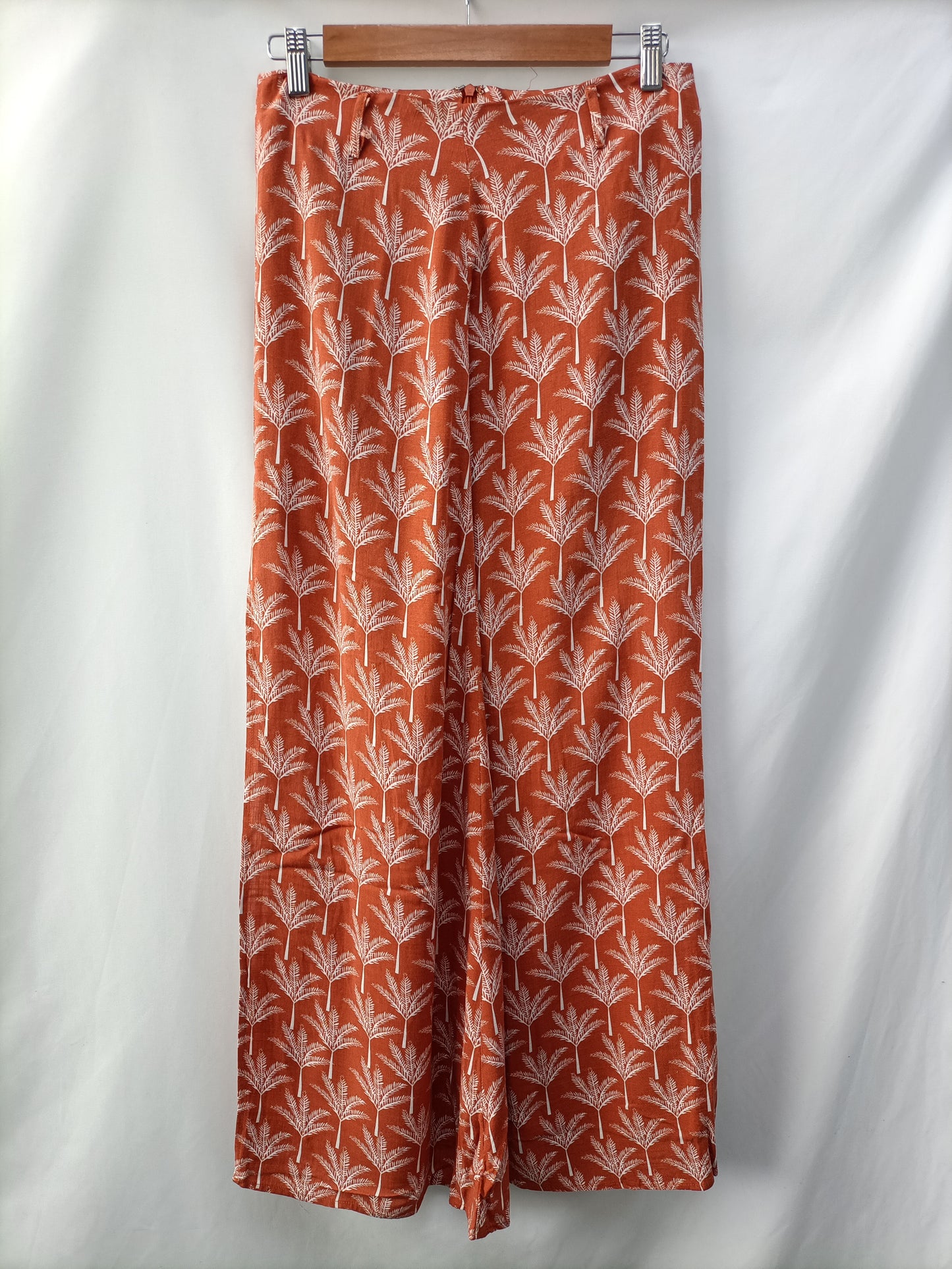 market.OTRAS. Falda midi Palmeras T.u(36)