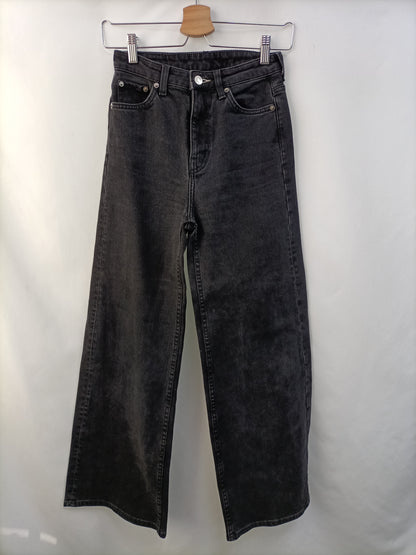WEEKDAY. Wide-leg black denim pants, size 32