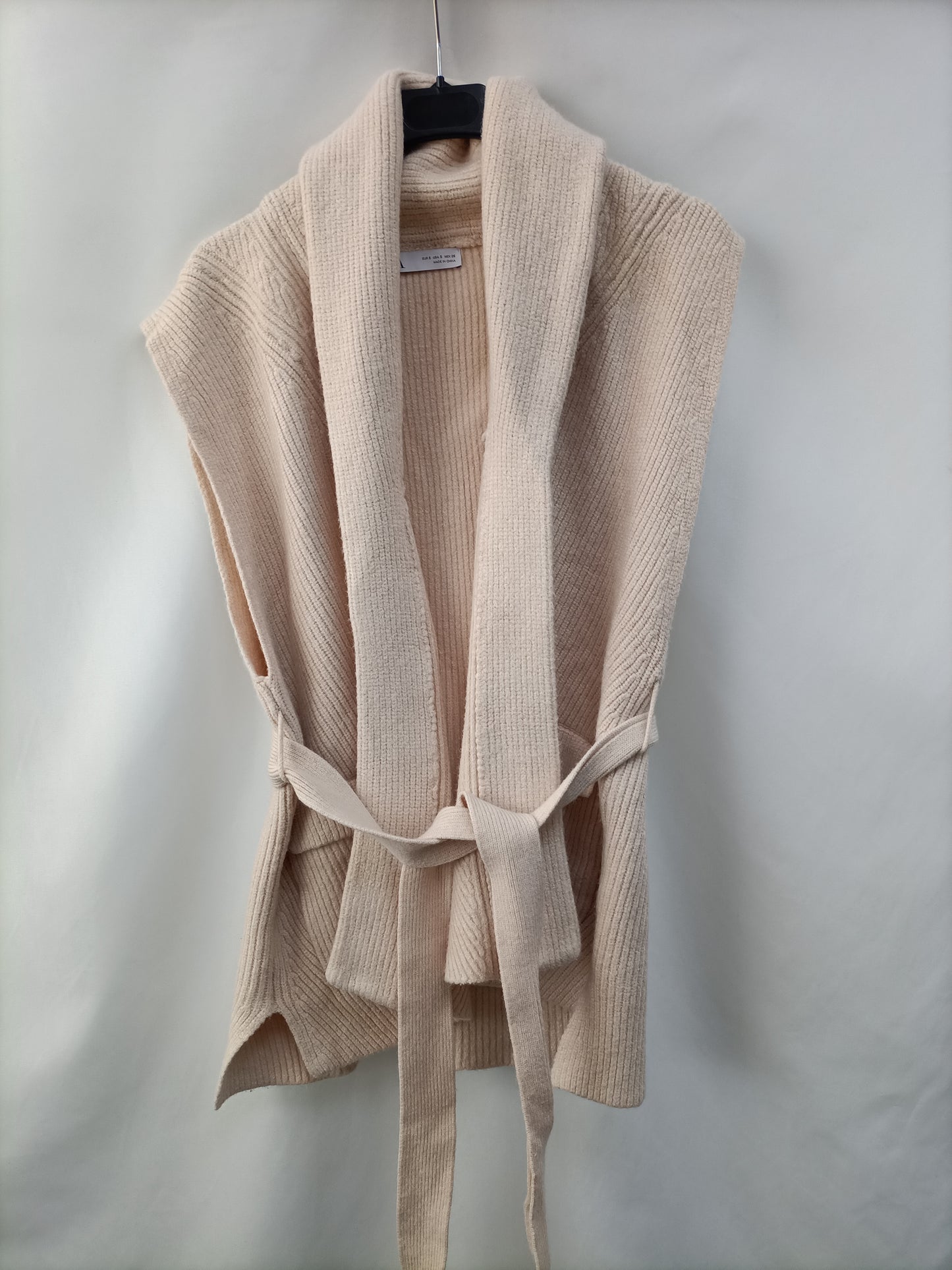 Market.ZARA.Chaleco punto beige T.s