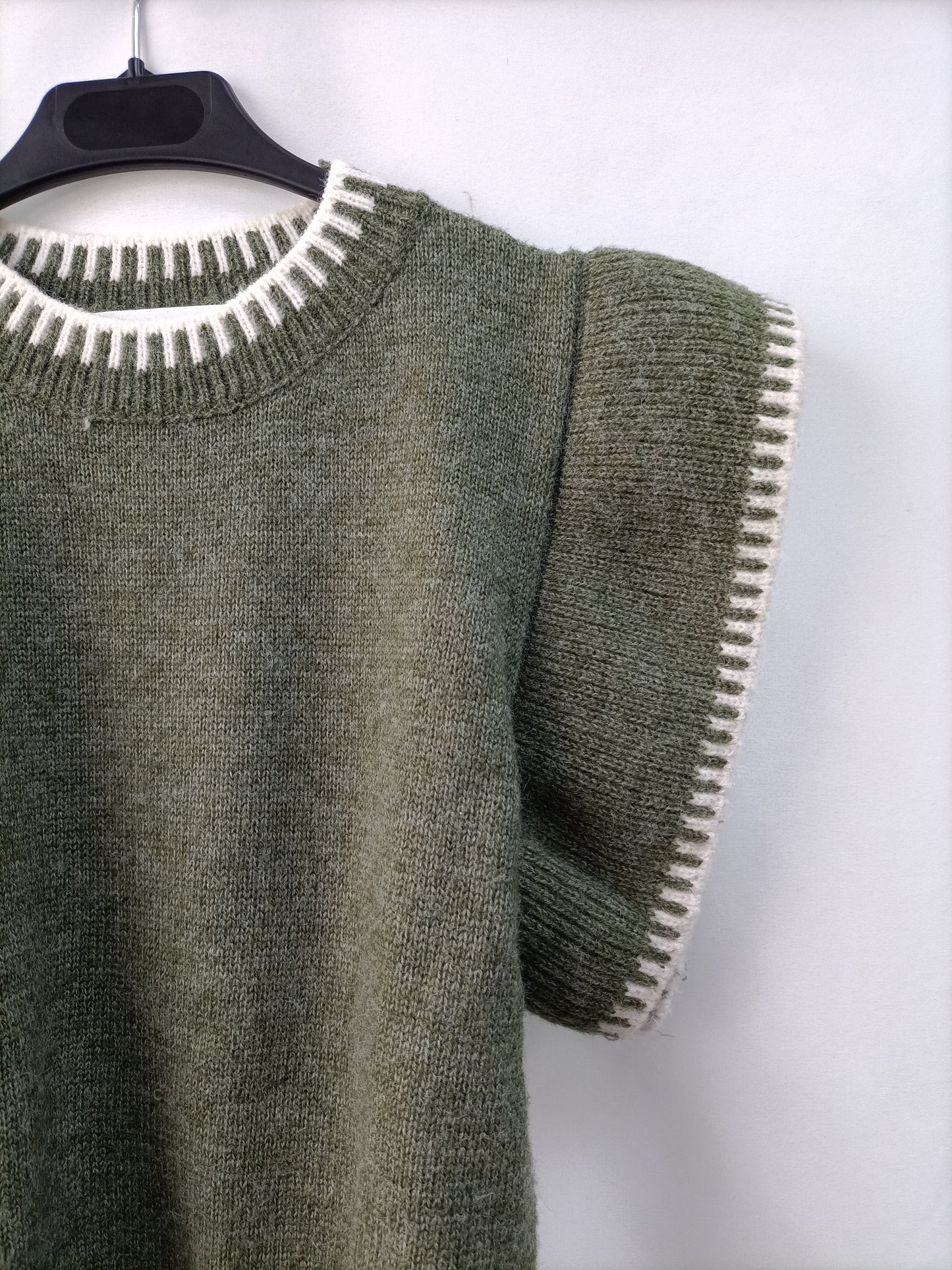 AMEÈ.Jersey de punto sin mangas. T.S