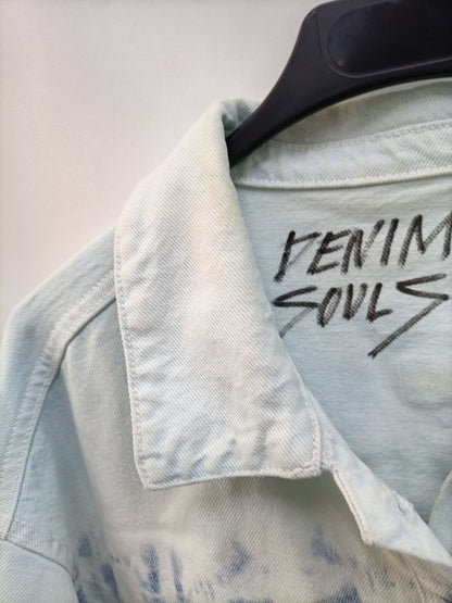 BERSHKA. Cazadora vaquera tie dye Tu(s/m) tara