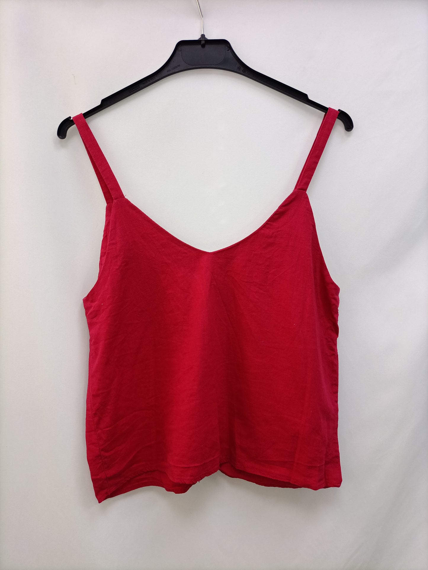 LEFTIES. Red button-down top T.xs