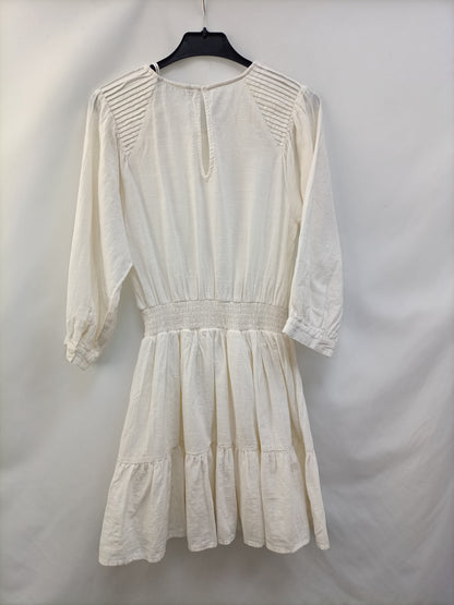 ZARA. Vestido Beige bordados T.xs