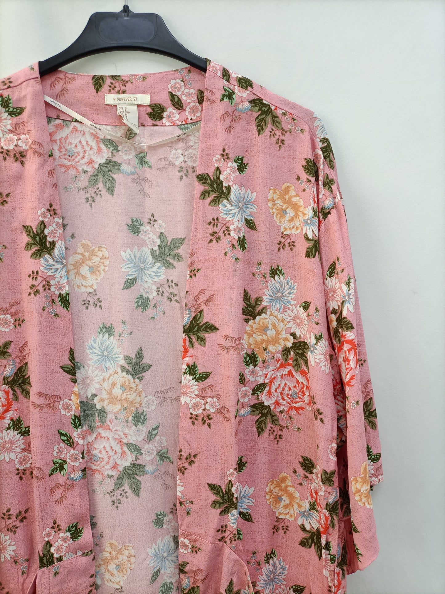 FOREVER21. Kimono rosa flores T.s