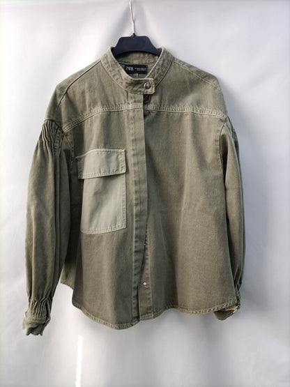 ZARA. Sobrecamisa denim verde T.xs