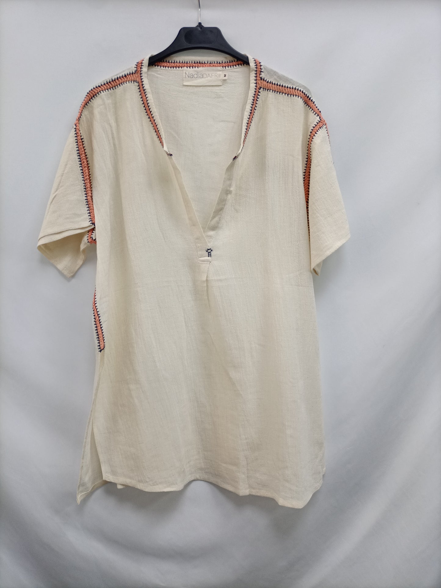 NADIA DAFRI. Blusa beige bordada T.m