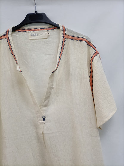NADIA DAFRI. Blusa beige bordada T.m