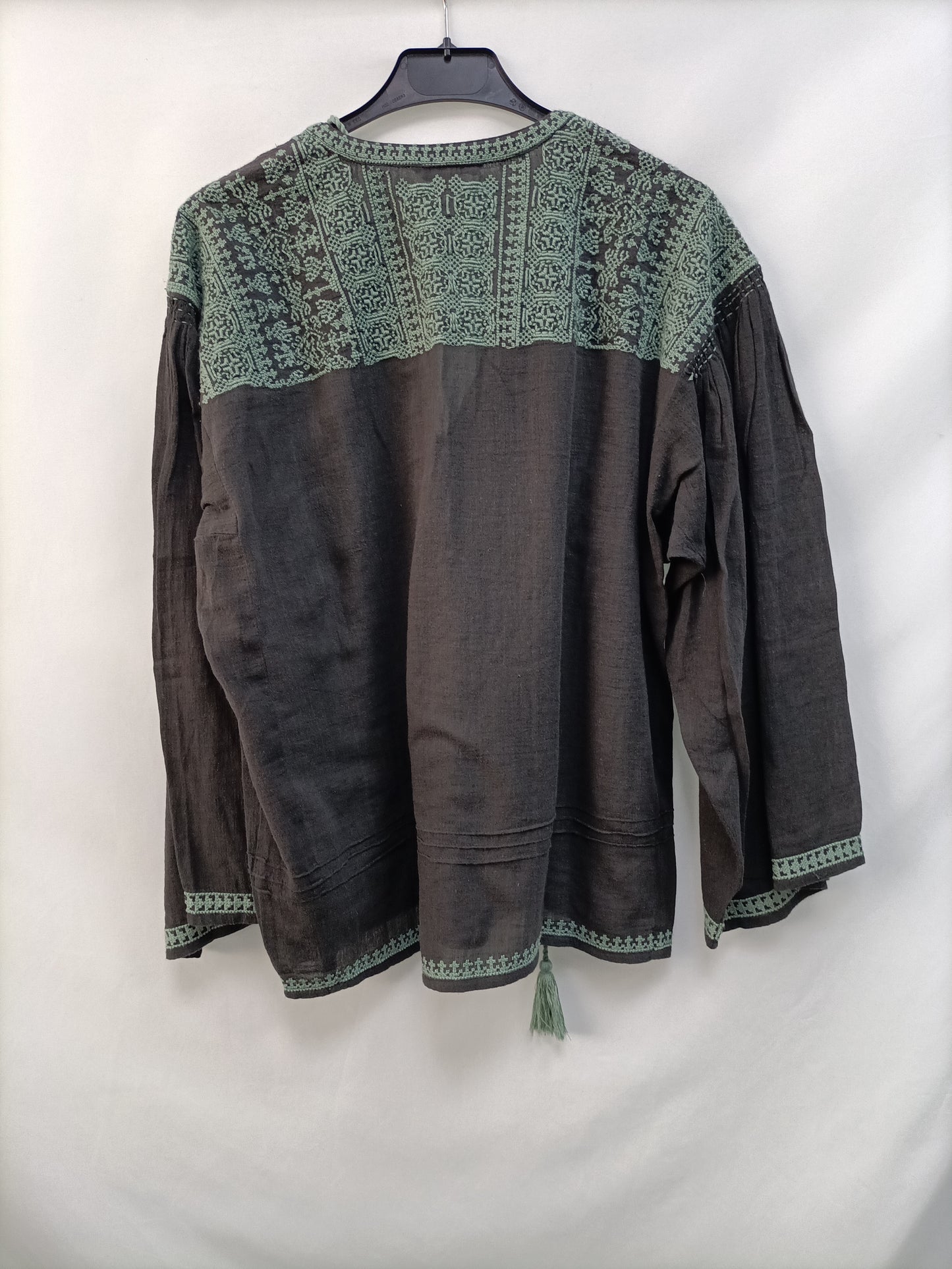 STAR MELA. Blusa bordada T.s